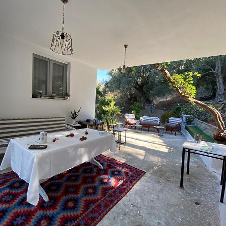 House With Beautiful Garden In Plomari Apartment Bagian luar foto