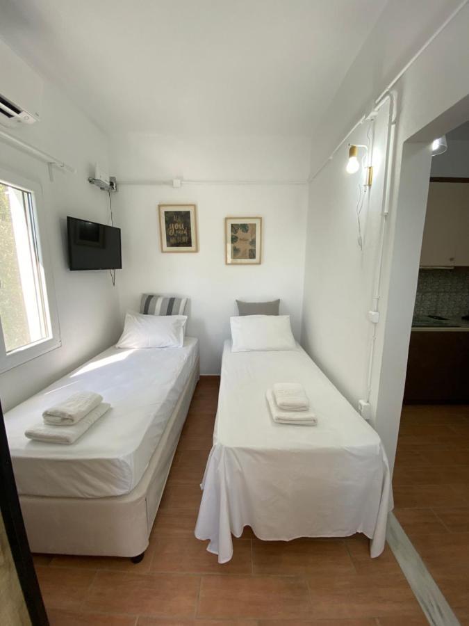 House With Beautiful Garden In Plomari Apartment Bagian luar foto